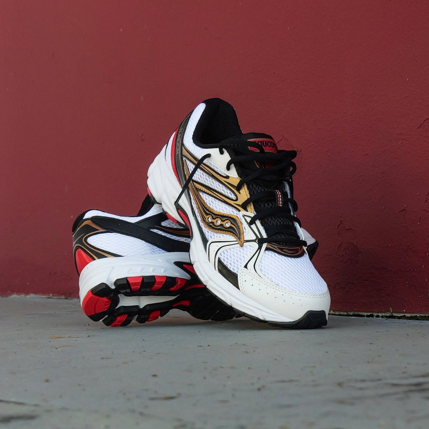 Mens Saucony Ride Millennium (White/Black)